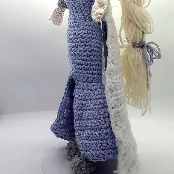 Hand crocheted, Frozen's inspired dolls, Elsa, Anna, and Olaf. Includes  stand, - Picture 3 of 15